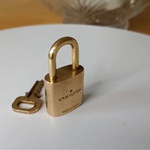 Louis Vuitton #303 Lock & Key Authentic